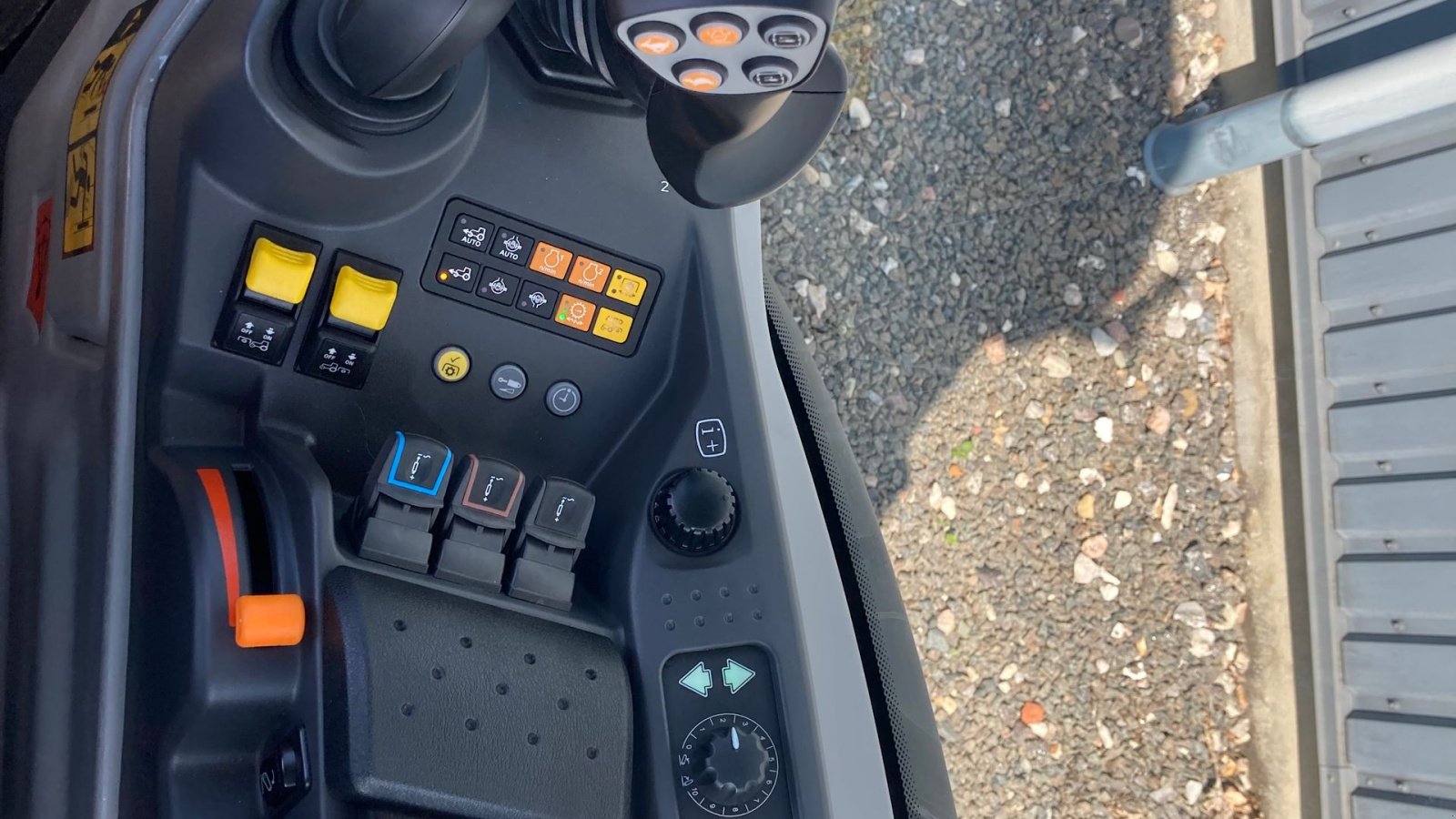 Traktor типа New Holland t4.100 N, Gebrauchtmaschine в Glamsbjerg (Фотография 15)