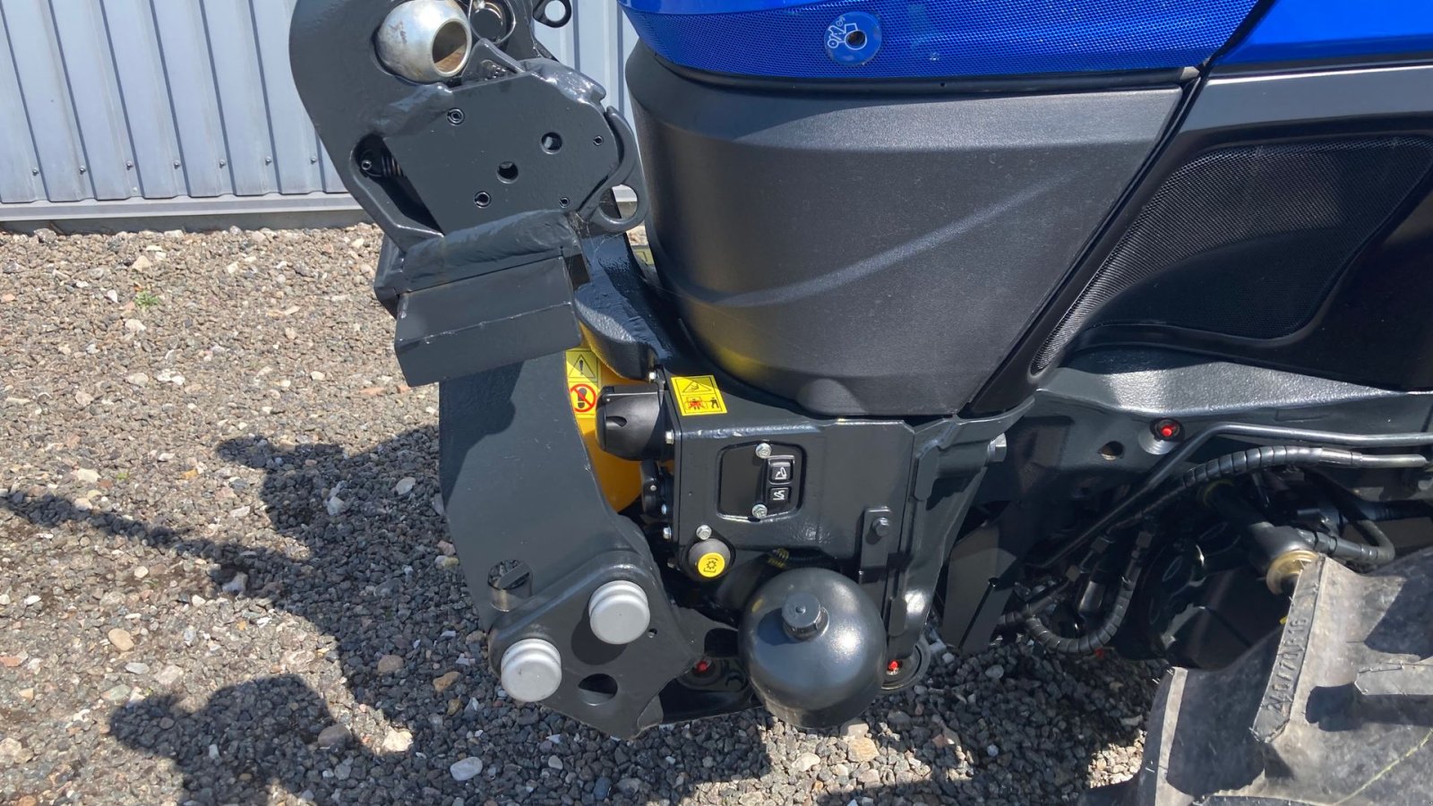 Traktor типа New Holland t4.100 N, Gebrauchtmaschine в Glamsbjerg (Фотография 8)