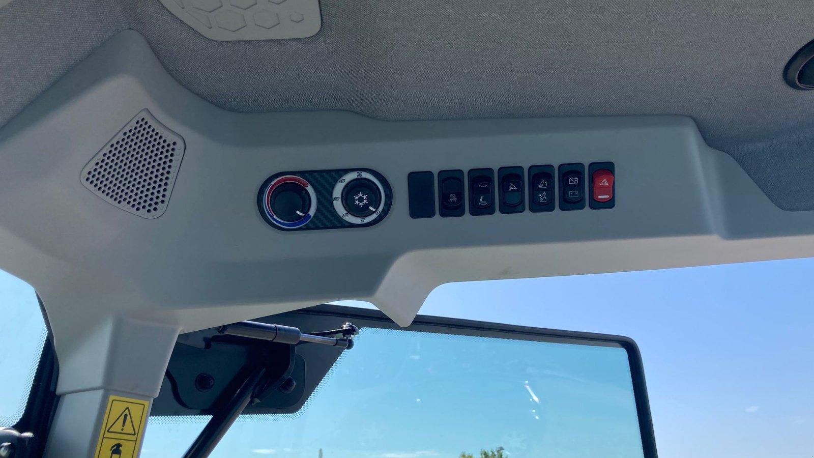 Traktor типа New Holland t4.100 N, Gebrauchtmaschine в Glamsbjerg (Фотография 17)