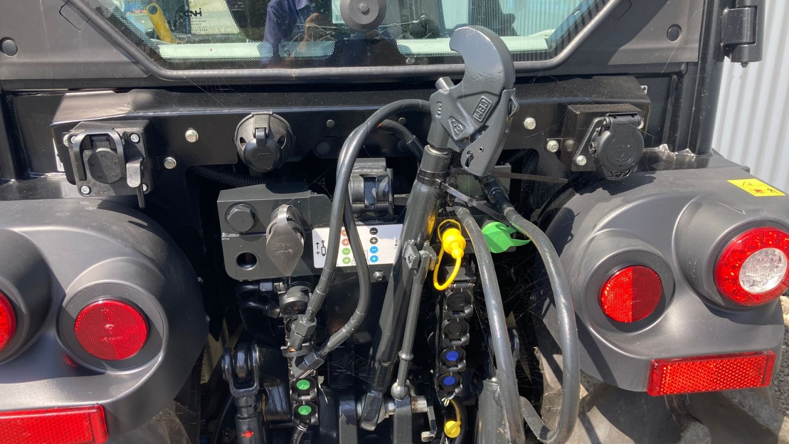 Traktor типа New Holland t4.100 N, Gebrauchtmaschine в Glamsbjerg (Фотография 12)