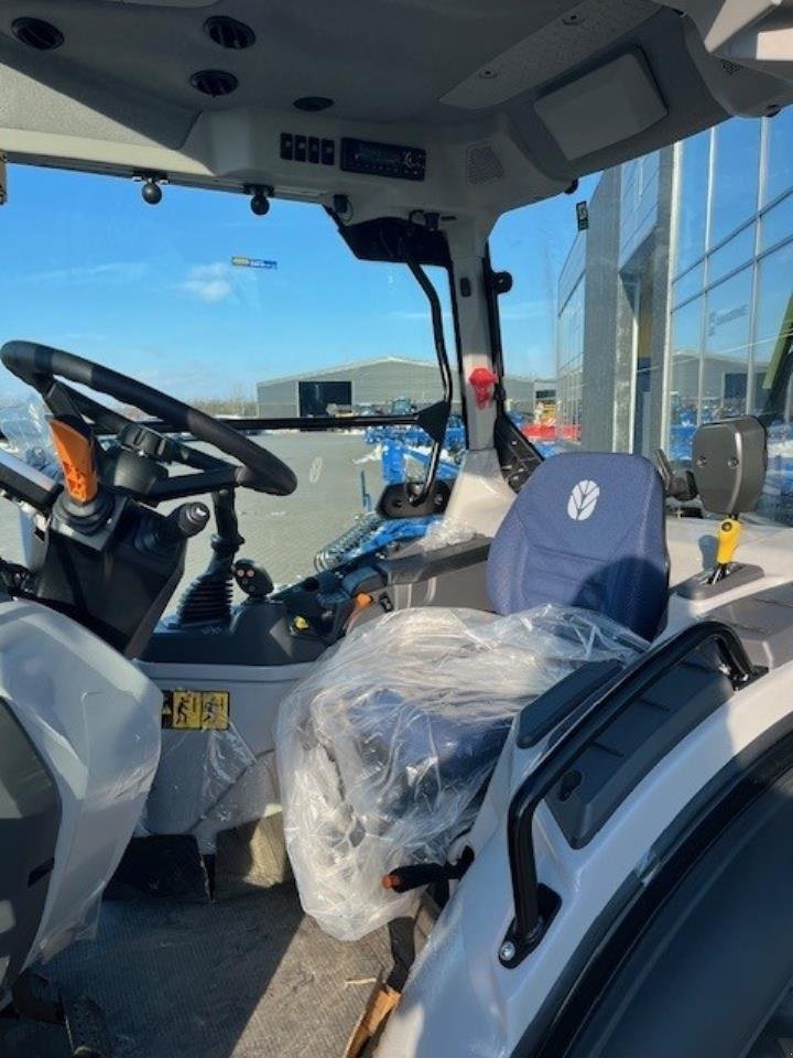 Traktor типа New Holland T4.100F, Gebrauchtmaschine в Maribo (Фотография 9)