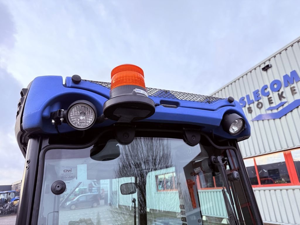 Traktor des Typs New Holland T4.100N BlueCab4 Supersteer, Gebrauchtmaschine in BOEKEL (Bild 11)