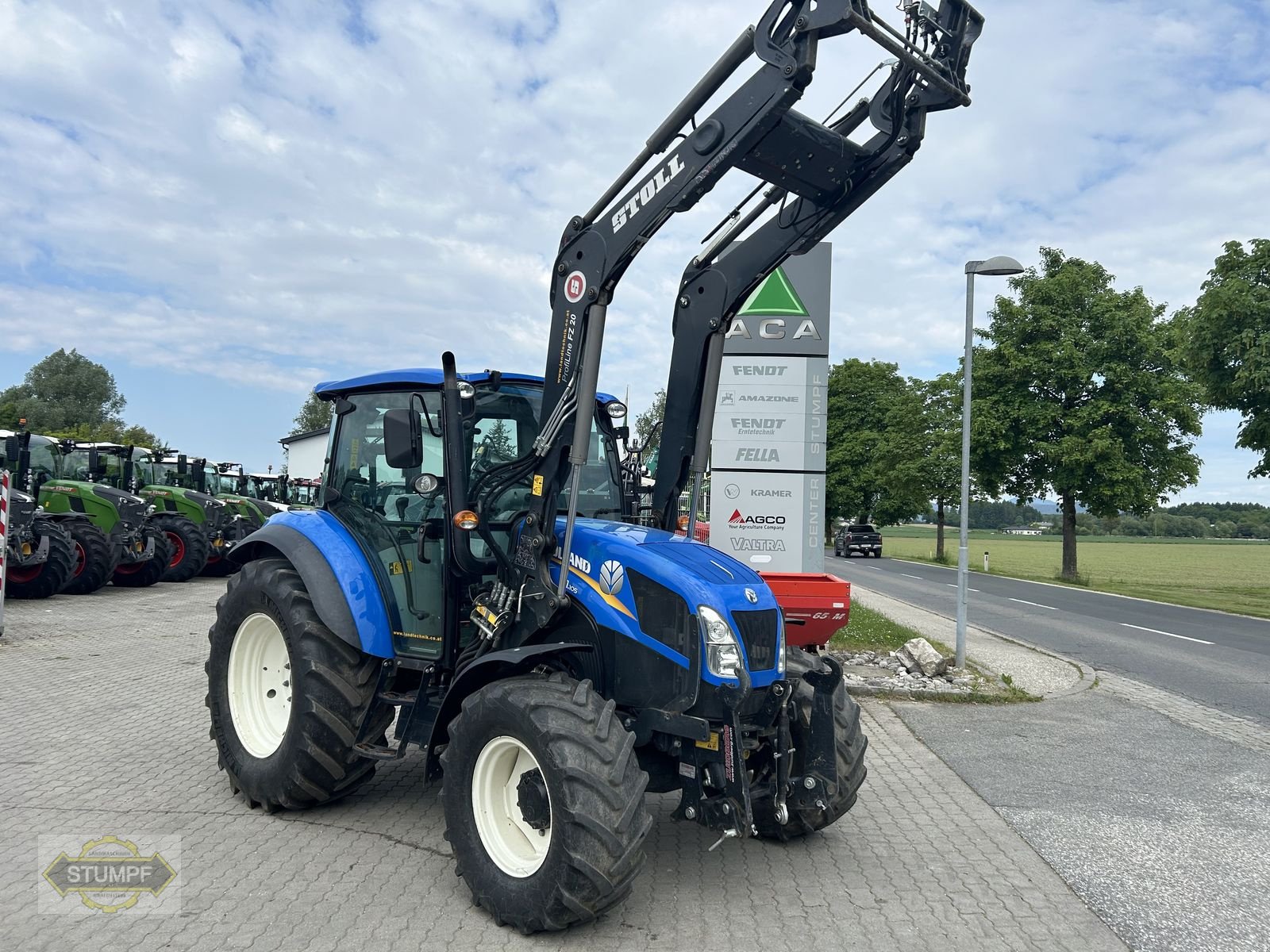 Traktor типа New Holland T4.105, Gebrauchtmaschine в Grafenstein (Фотография 1)