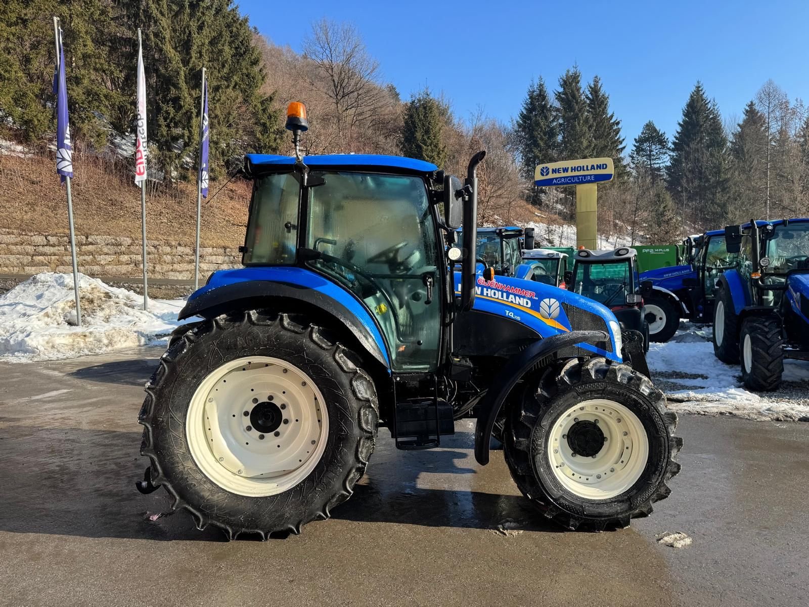 Traktor vrste New Holland T4.115, Gebrauchtmaschine v Burgkirchen (Slika 3)