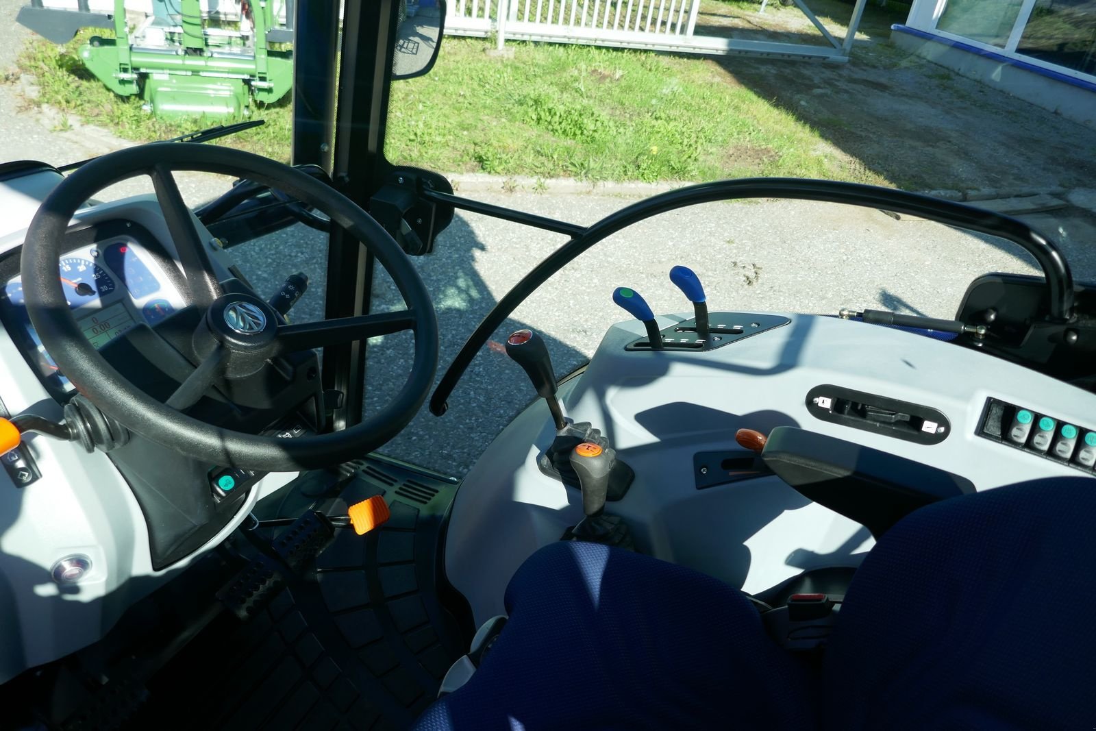 Traktor typu New Holland T4.55S, Gebrauchtmaschine v Villach (Obrázek 8)