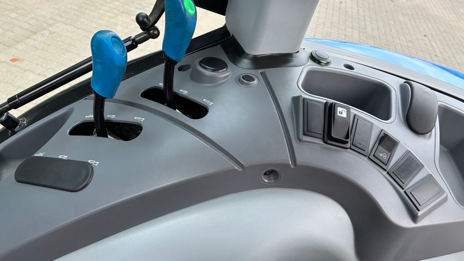 Traktor des Typs New Holland T4.65 T4.65, Gebrauchtmaschine in Hedensted (Bild 19)