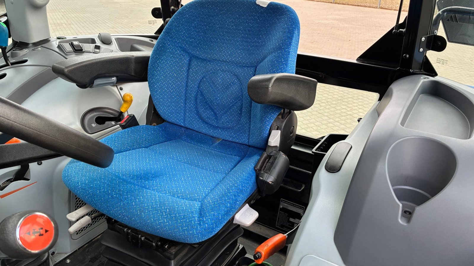 Traktor des Typs New Holland T4.65 T4.65, Gebrauchtmaschine in Hedensted (Bild 17)