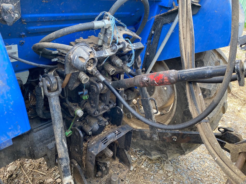 Traktor tip New Holland T4.65, Gebrauchtmaschine in PIERRE BUFFIERE (Poză 7)