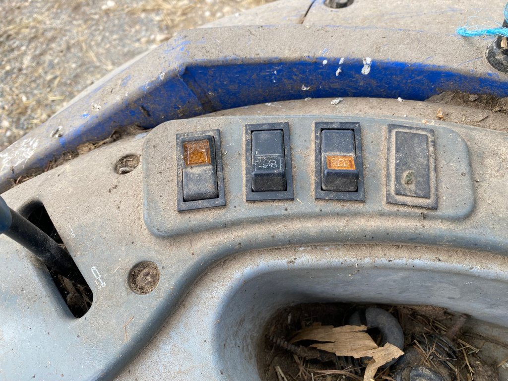 Traktor tip New Holland T4.65, Gebrauchtmaschine in PIERRE BUFFIERE (Poză 10)