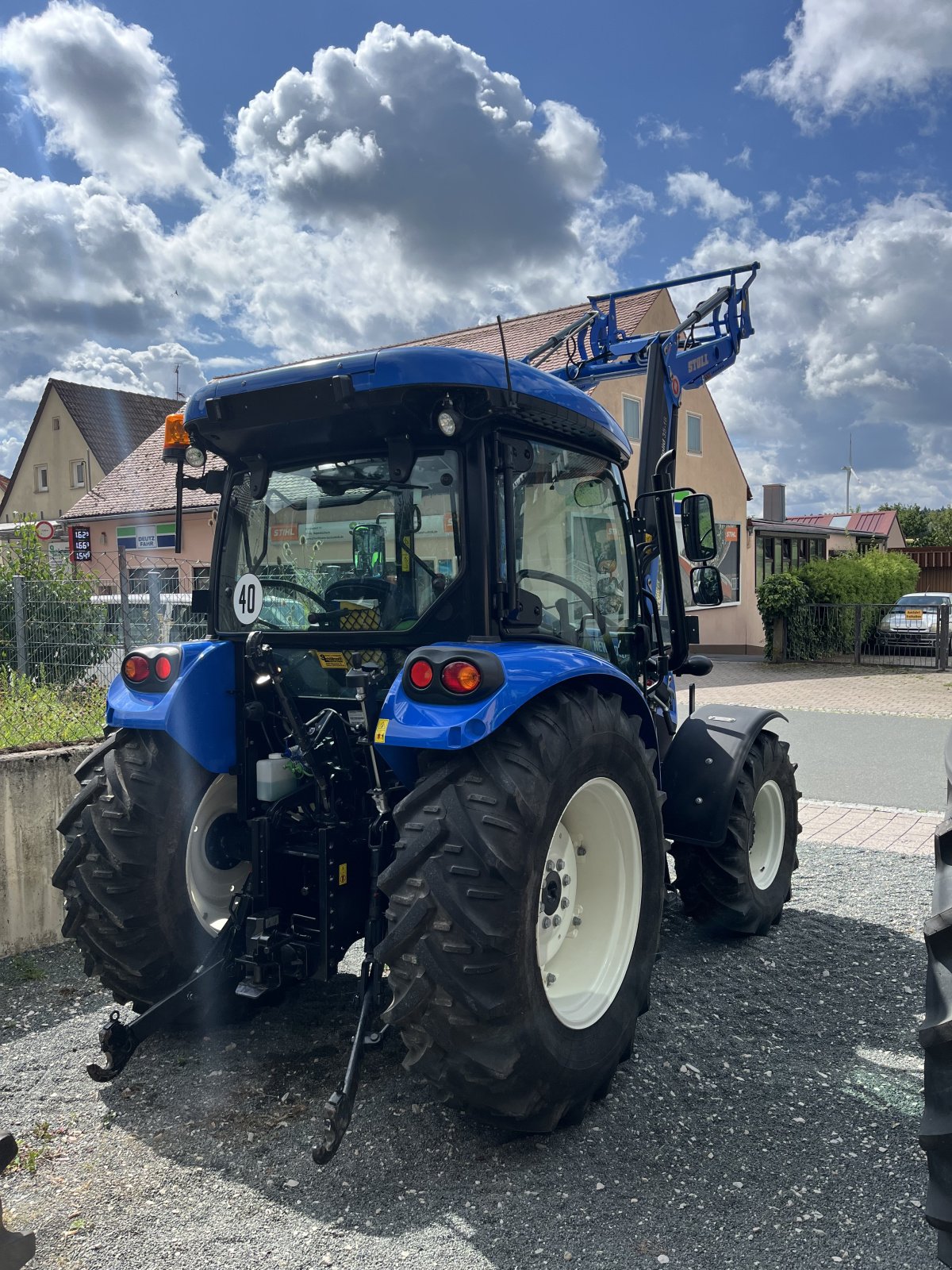 Traktor van het type New Holland T4.65, Gebrauchtmaschine in Hagenbüchach (Foto 3)