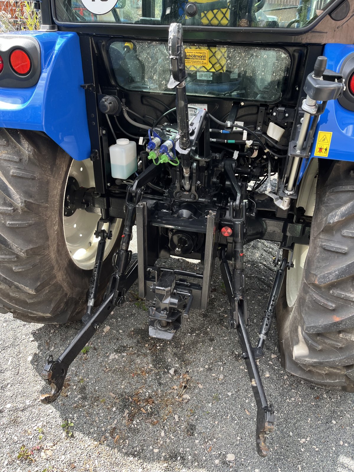 Traktor van het type New Holland T4.65, Gebrauchtmaschine in Hagenbüchach (Foto 4)