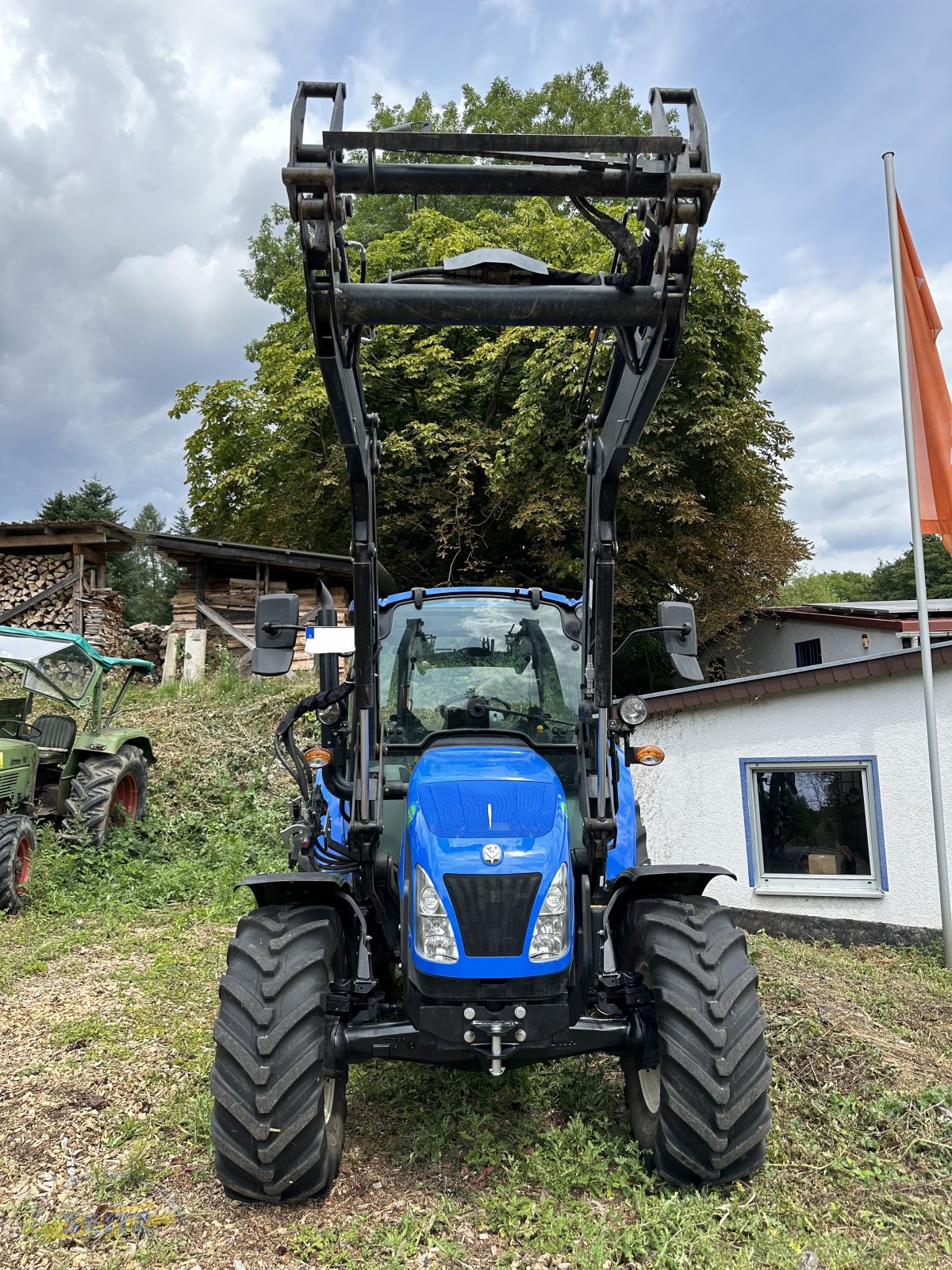 Traktor des Typs New Holland T4.65, Gebrauchtmaschine in Lindenfels-Glattbach (Bild 2)