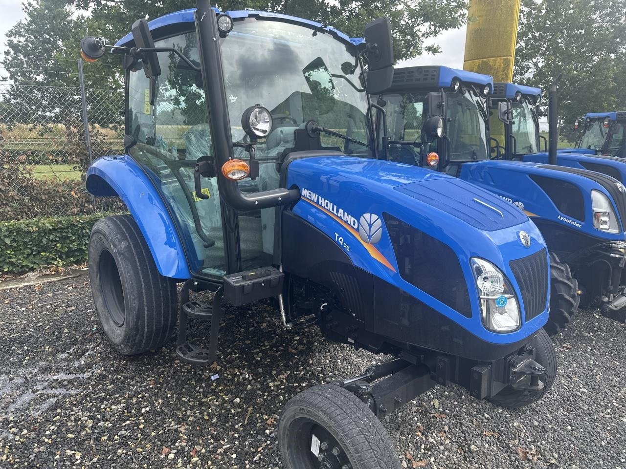 Traktor типа New Holland T4.75 CAB 2WD, Gebrauchtmaschine в Hadsten (Фотография 7)