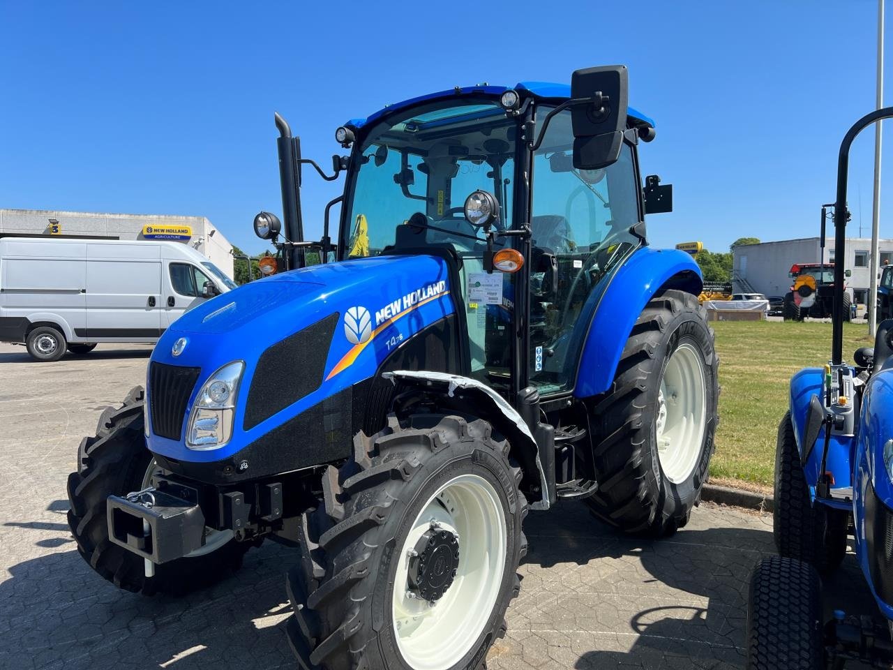 Traktor typu New Holland T4.75 CAB STAGE V, Gebrauchtmaschine w Hadsten (Zdjęcie 1)