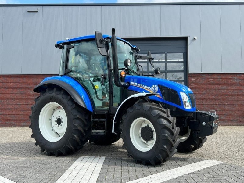 Traktor of the type New Holland T4.75 Dual command, Gebrauchtmaschine in BENNEKOM (Picture 1)