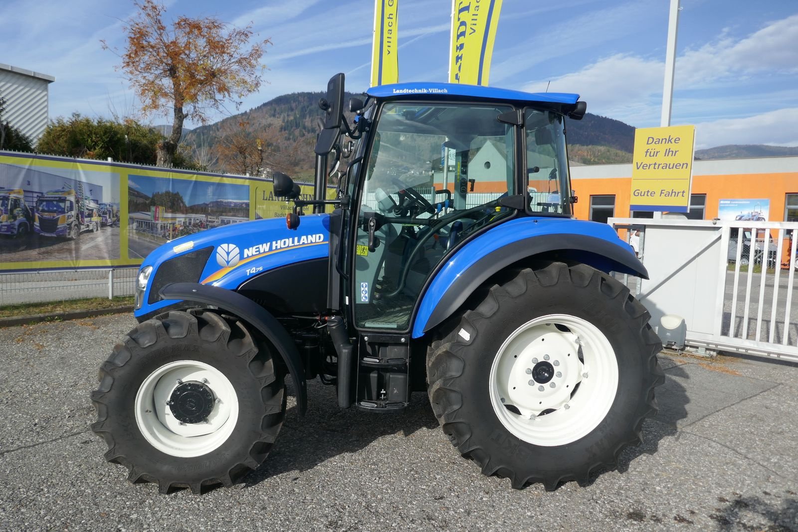 Traktor of the type New Holland T4.75 Powerstar, Gebrauchtmaschine in Villach (Picture 10)