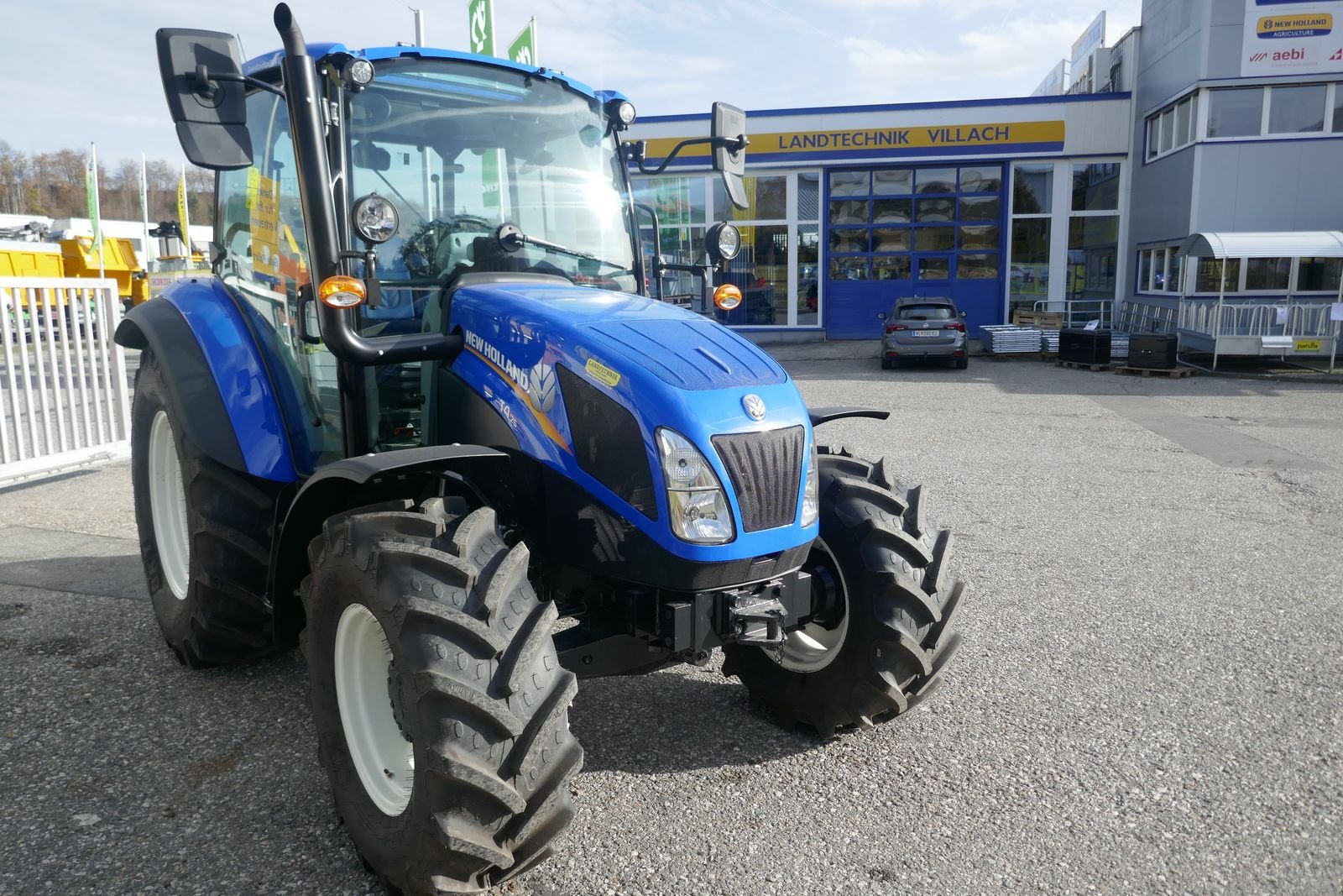 Traktor of the type New Holland T4.75 Powerstar, Gebrauchtmaschine in Villach (Picture 14)