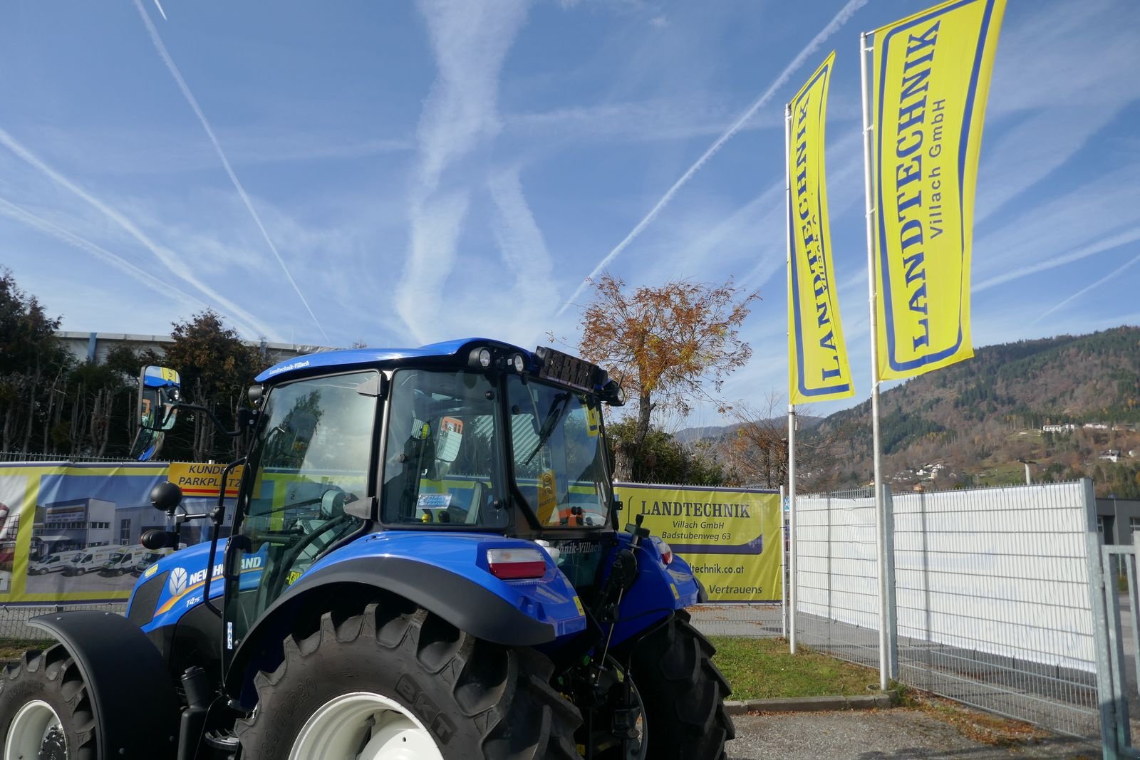 Traktor of the type New Holland T4.75 Powerstar, Gebrauchtmaschine in Villach (Picture 7)