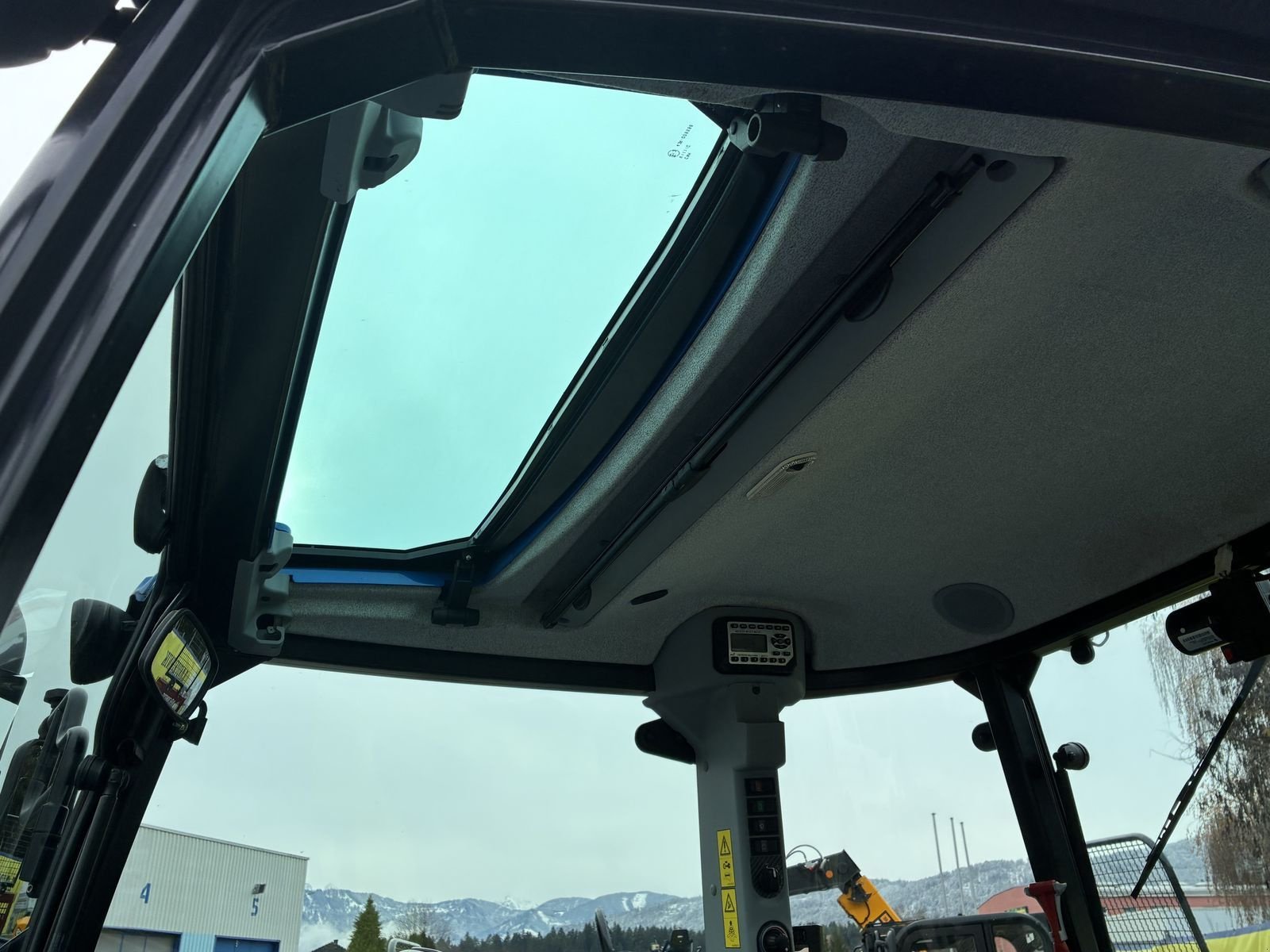 Traktor tipa New Holland T4.75 Powerstar, Gebrauchtmaschine u Villach (Slika 14)