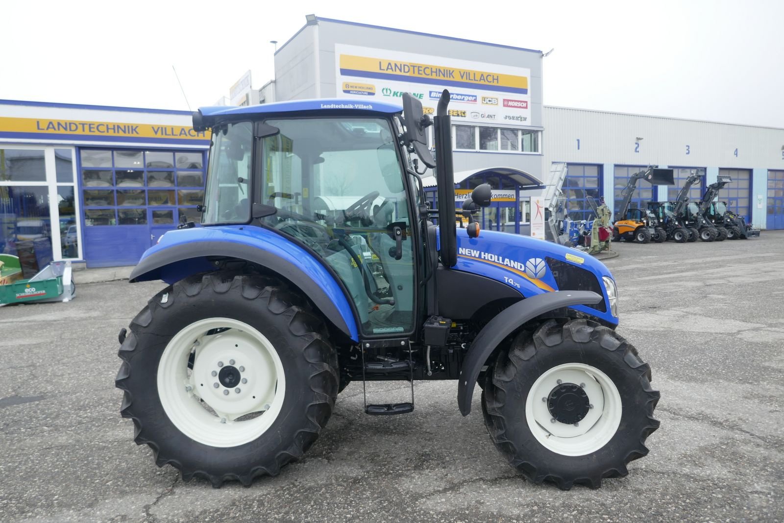 Traktor Türe ait New Holland T4.75 Powerstar, Gebrauchtmaschine içinde Villach (resim 16)