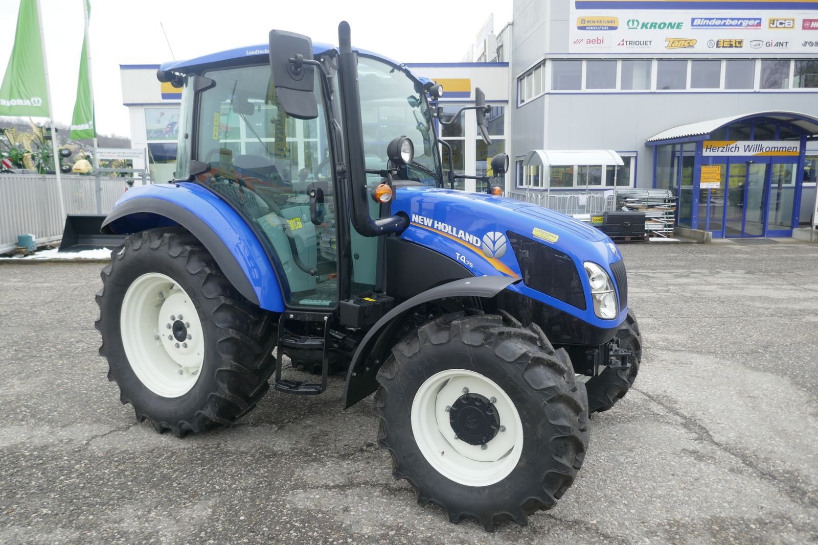 Traktor Türe ait New Holland T4.75 Powerstar, Gebrauchtmaschine içinde Villach (resim 3)