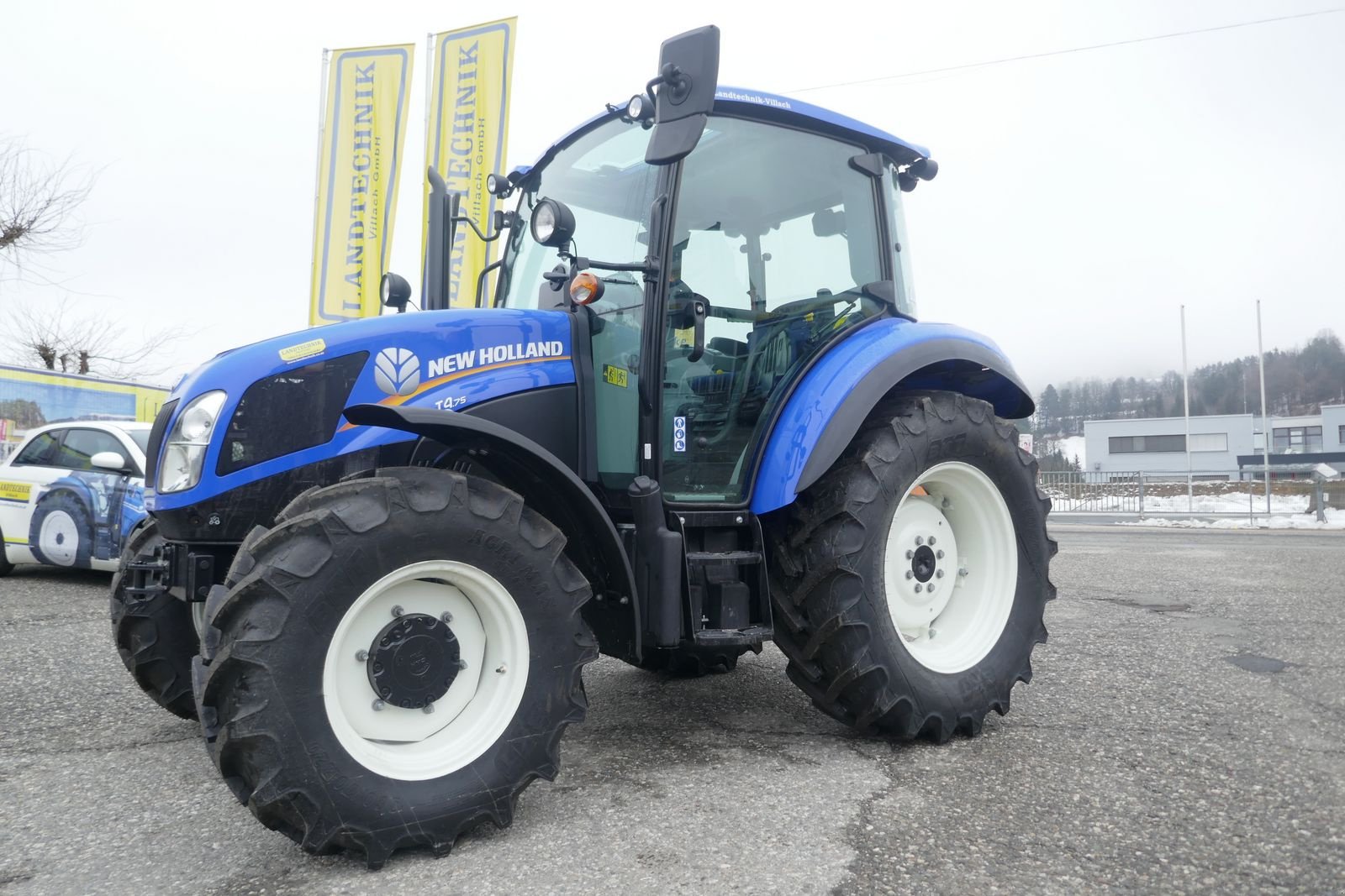 Traktor Türe ait New Holland T4.75 Powerstar, Gebrauchtmaschine içinde Villach (resim 2)
