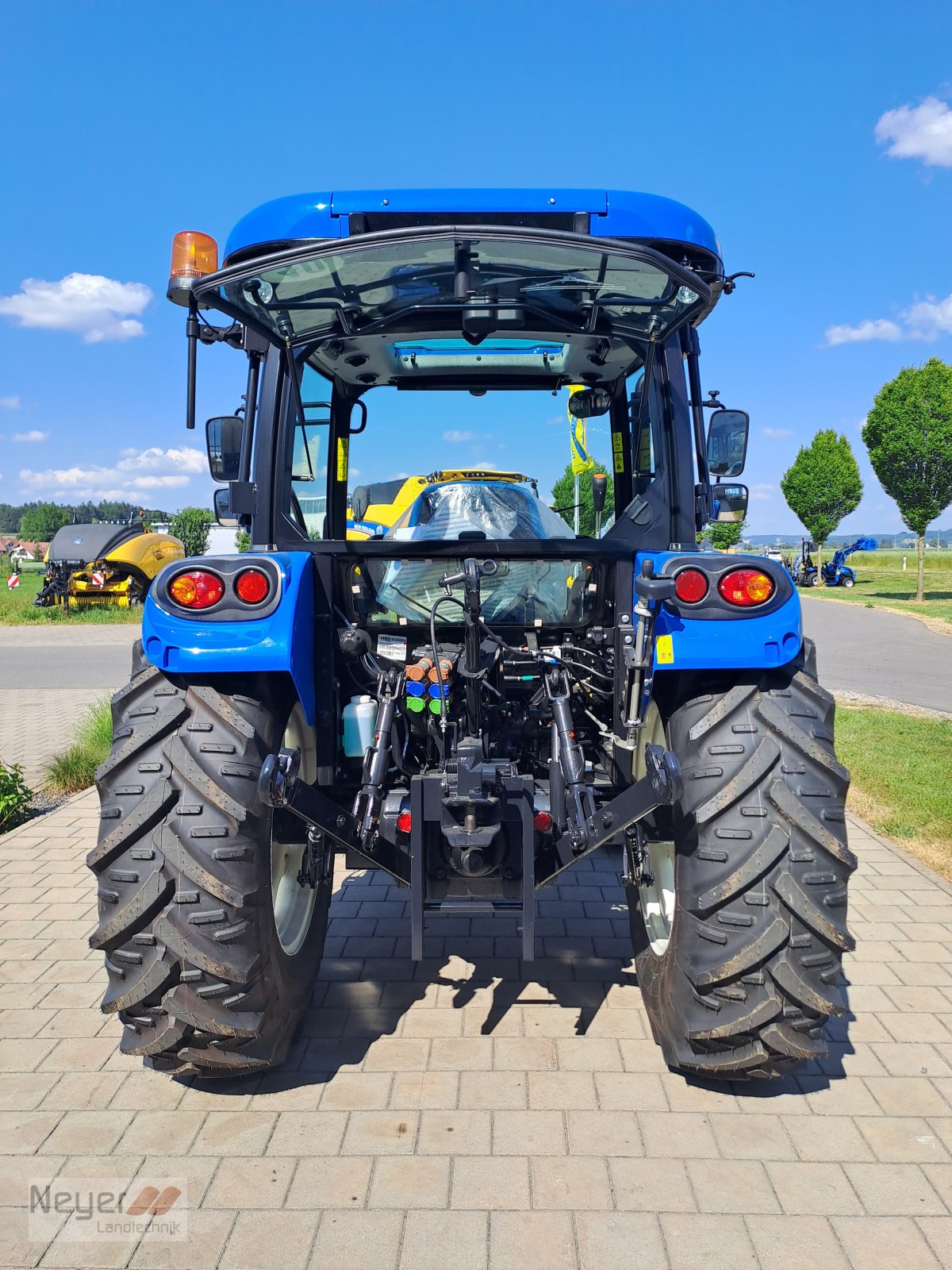 Traktor del tipo New Holland T4.75 S Allrad mit Kabine, Neumaschine In Bad Waldsee Mennisweiler (Immagine 3)