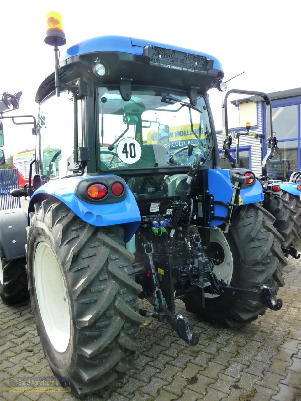 Traktor des Typs New Holland T4.75 S CAB 4WD, Neumaschine in Rhaunen (Bild 4)