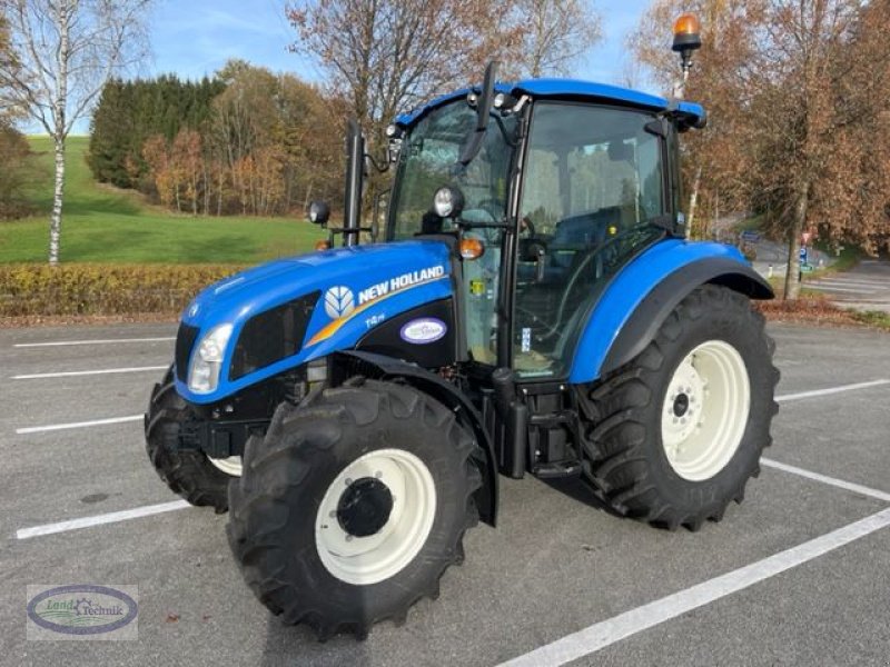 Traktor of the type New Holland T4.75 Stage V, Neumaschine in Münzkirchen (Picture 1)