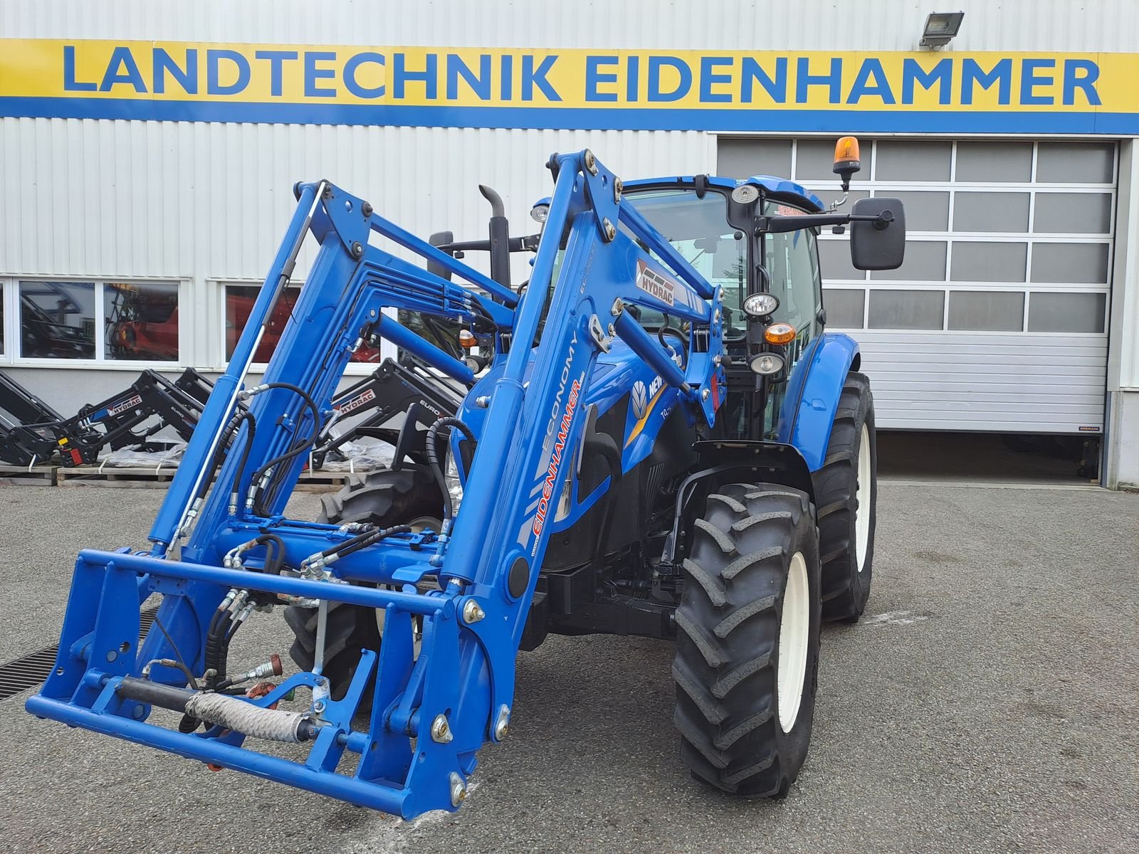 Traktor of the type New Holland T4.75, Gebrauchtmaschine in Burgkirchen (Picture 1)