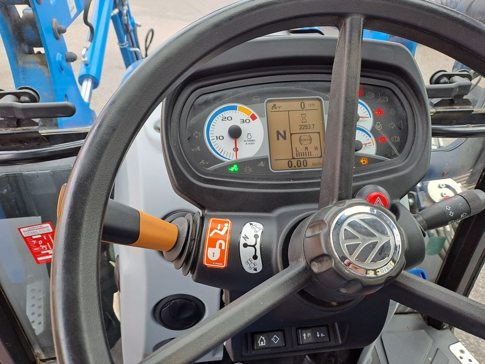 Traktor of the type New Holland T4.75, Gebrauchtmaschine in Burgkirchen (Picture 16)