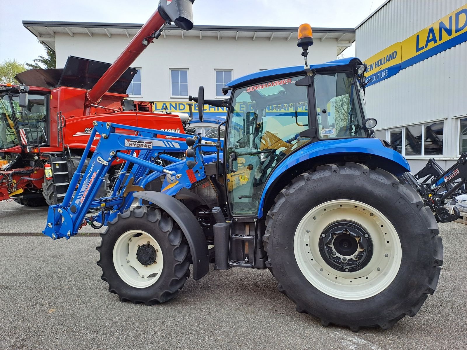 Traktor of the type New Holland T4.75, Gebrauchtmaschine in Burgkirchen (Picture 11)