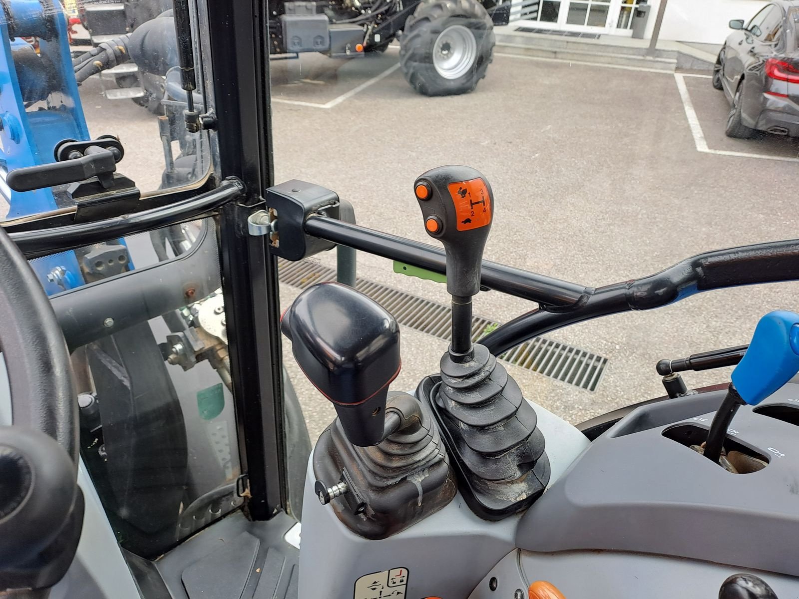 Traktor of the type New Holland T4.75, Gebrauchtmaschine in Burgkirchen (Picture 15)