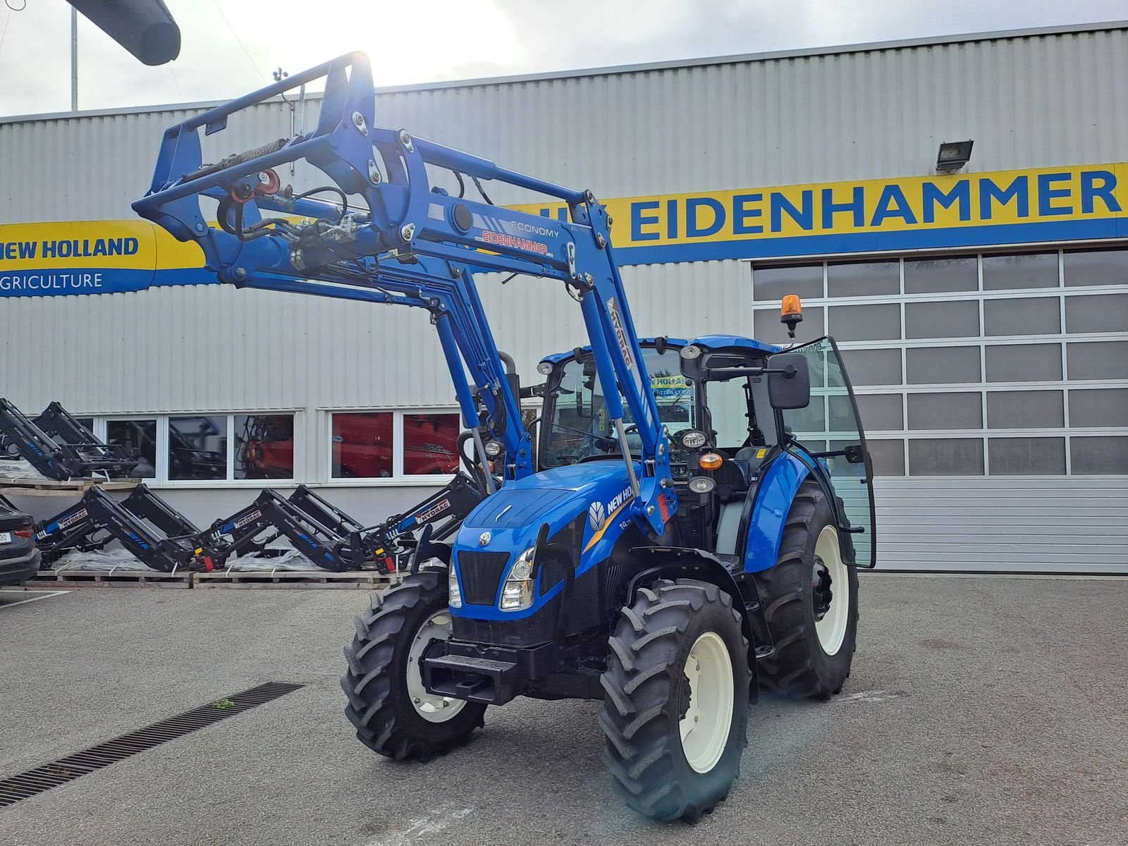 Traktor of the type New Holland T4.75, Gebrauchtmaschine in Burgkirchen (Picture 19)