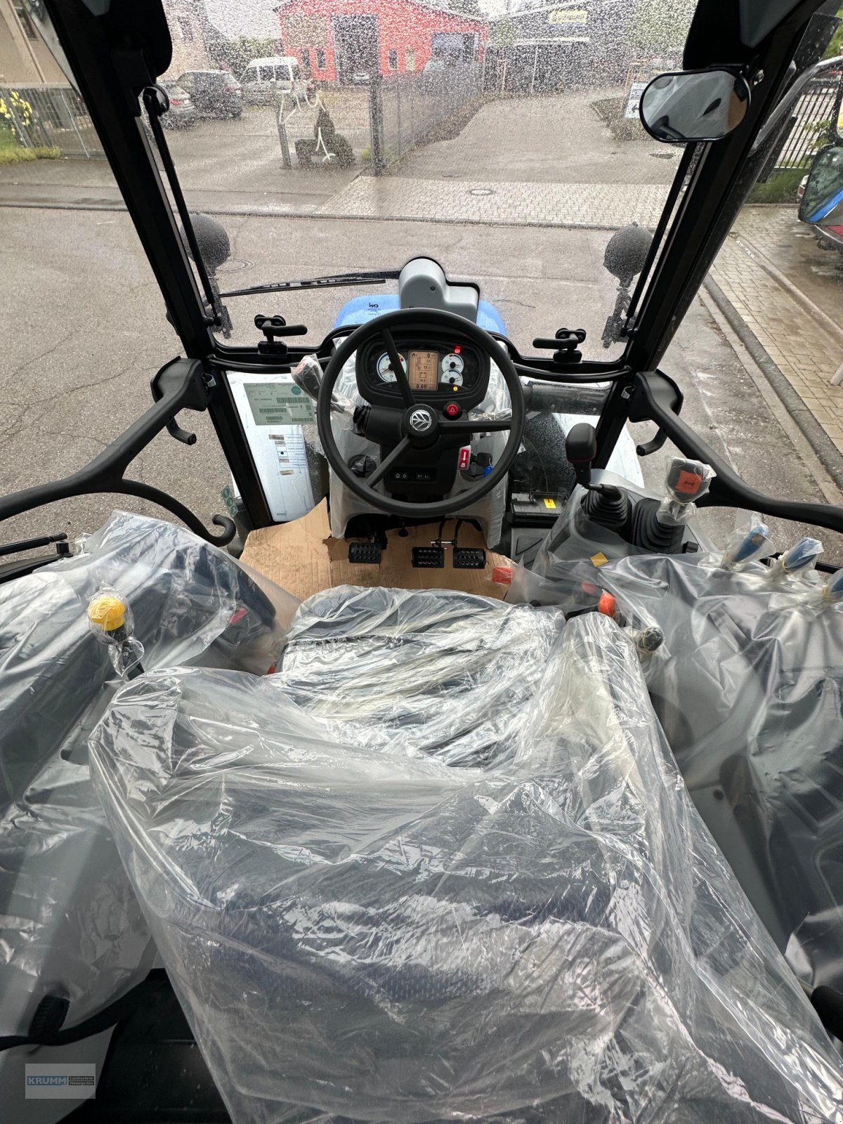 Traktor des Typs New Holland t4.75, Neumaschine in Malterdingen (Bild 3)