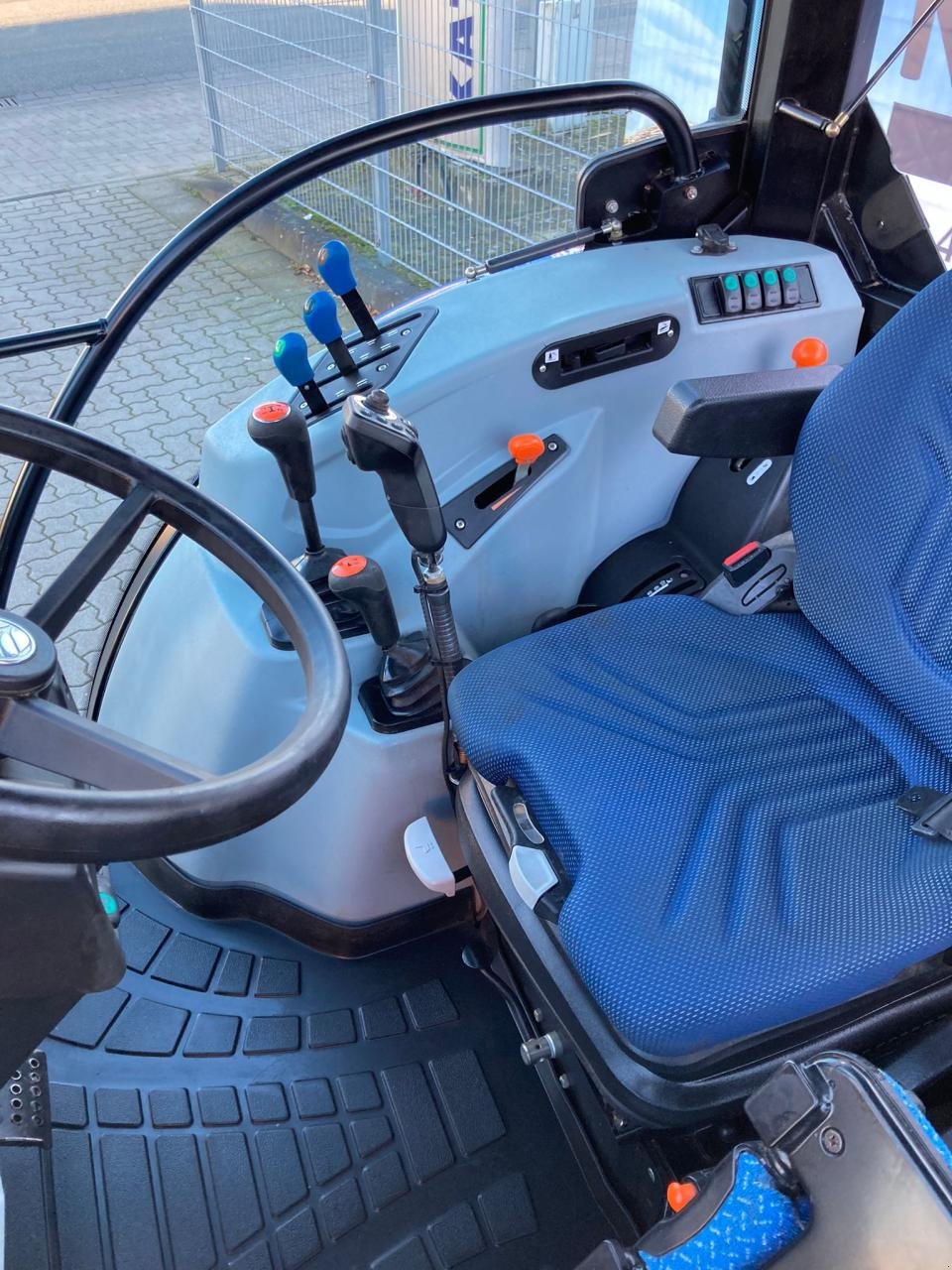 Traktor του τύπου New Holland T4.75S,Klima,Druckluft,Kriechgang, Gebrauchtmaschine σε Stuhr (Φωτογραφία 6)