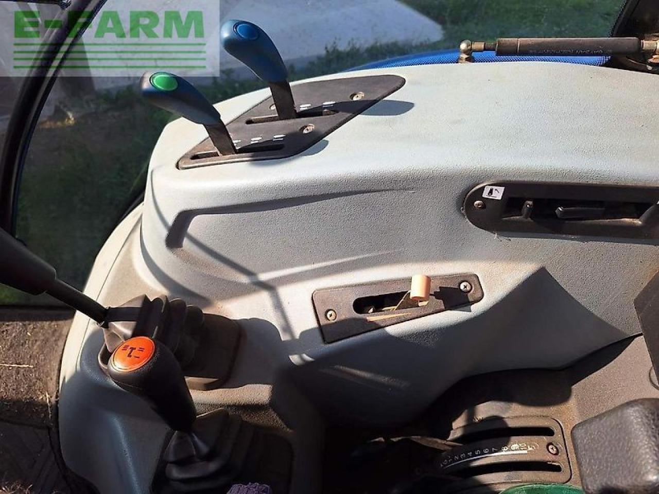 Traktor del tipo New Holland t4.75s S, Gebrauchtmaschine In GROBELNO (Immagine 5)