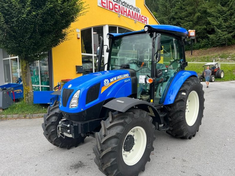 Traktor of the type New Holland T4.75S Stage V, Neumaschine in Burgkirchen (Picture 1)