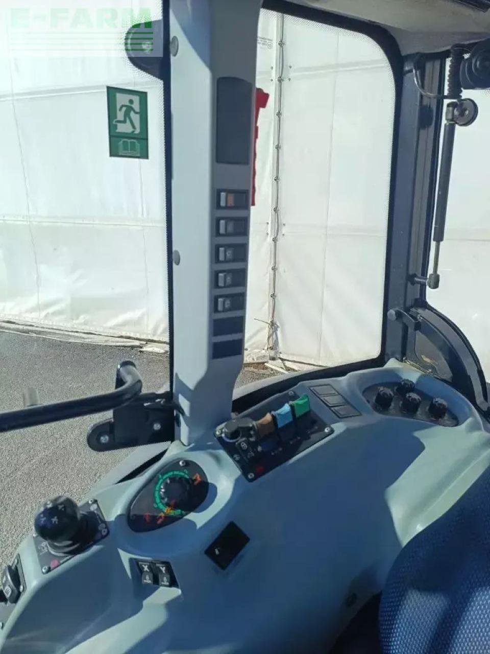 Traktor от тип New Holland t4.80 f F, Gebrauchtmaschine в CHAUVONCOURT (Снимка 7)