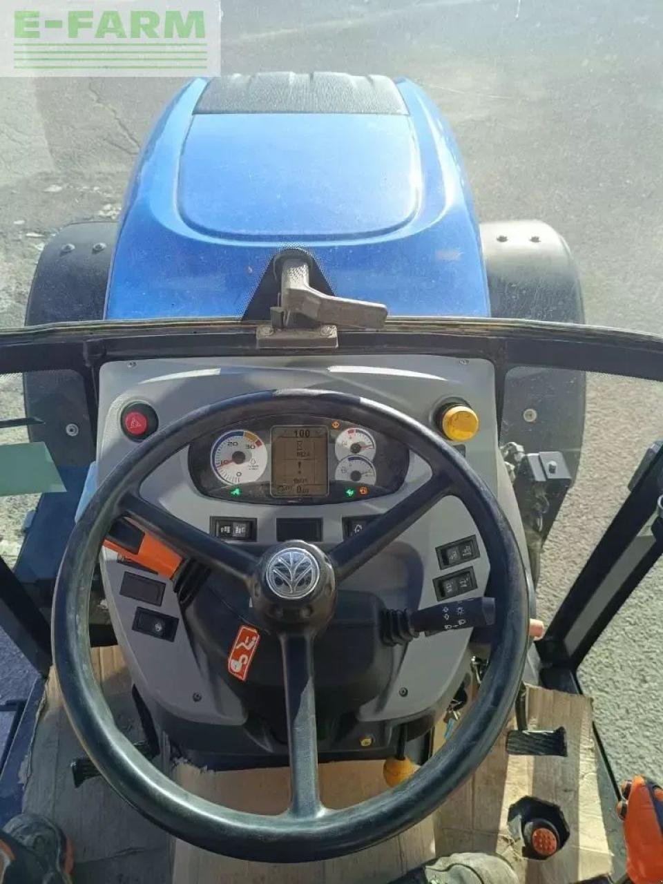 Traktor от тип New Holland t4.80 f F, Gebrauchtmaschine в CHAUVONCOURT (Снимка 11)