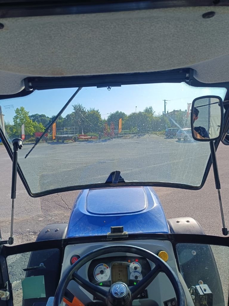 Traktor des Typs New Holland T4.80 F, Gebrauchtmaschine in Lérouville (Bild 8)