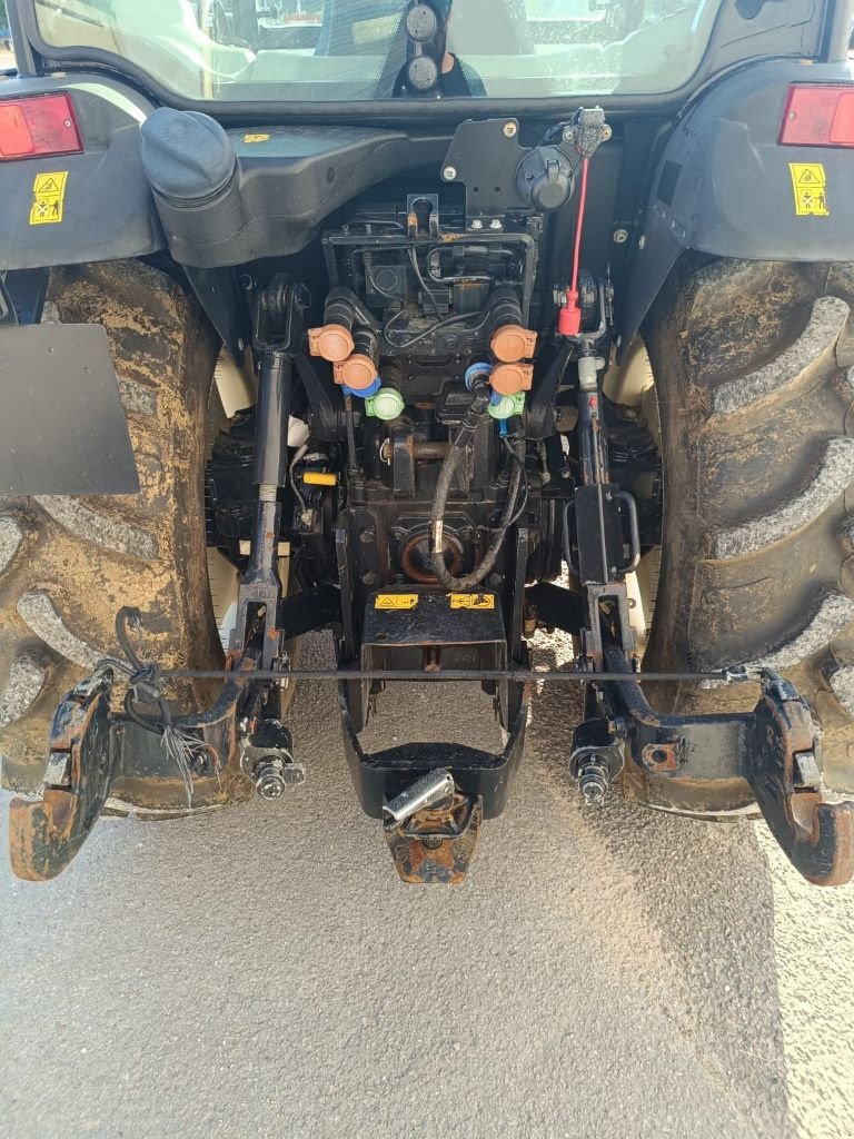 Traktor des Typs New Holland T4.80 F, Gebrauchtmaschine in Lérouville (Bild 10)