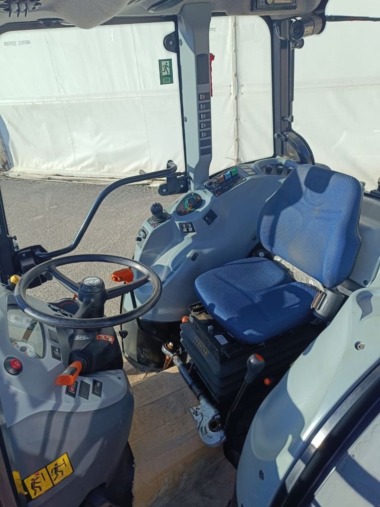 Traktor des Typs New Holland T4.80 F, Gebrauchtmaschine in Lérouville (Bild 5)