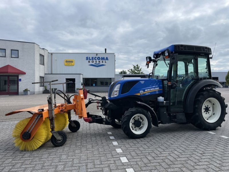 Traktor tip New Holland T4.80N & Sweeper, Gebrauchtmaschine in BOEKEL (Poză 1)