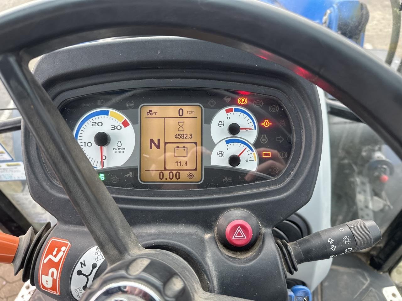 Traktor типа New Holland T4.85 DUAL COMMAND, Gebrauchtmaschine в Hadsten (Фотография 3)