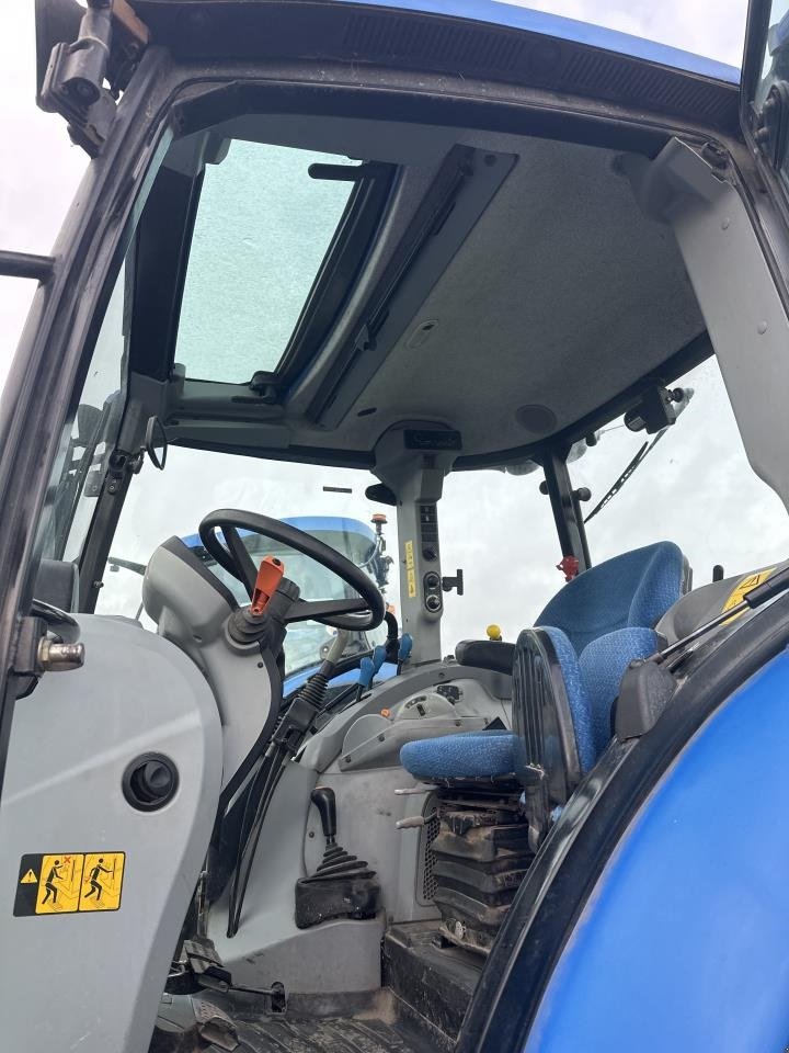 Traktor типа New Holland T4.85 DUAL COMMAND, Gebrauchtmaschine в Hadsten (Фотография 6)