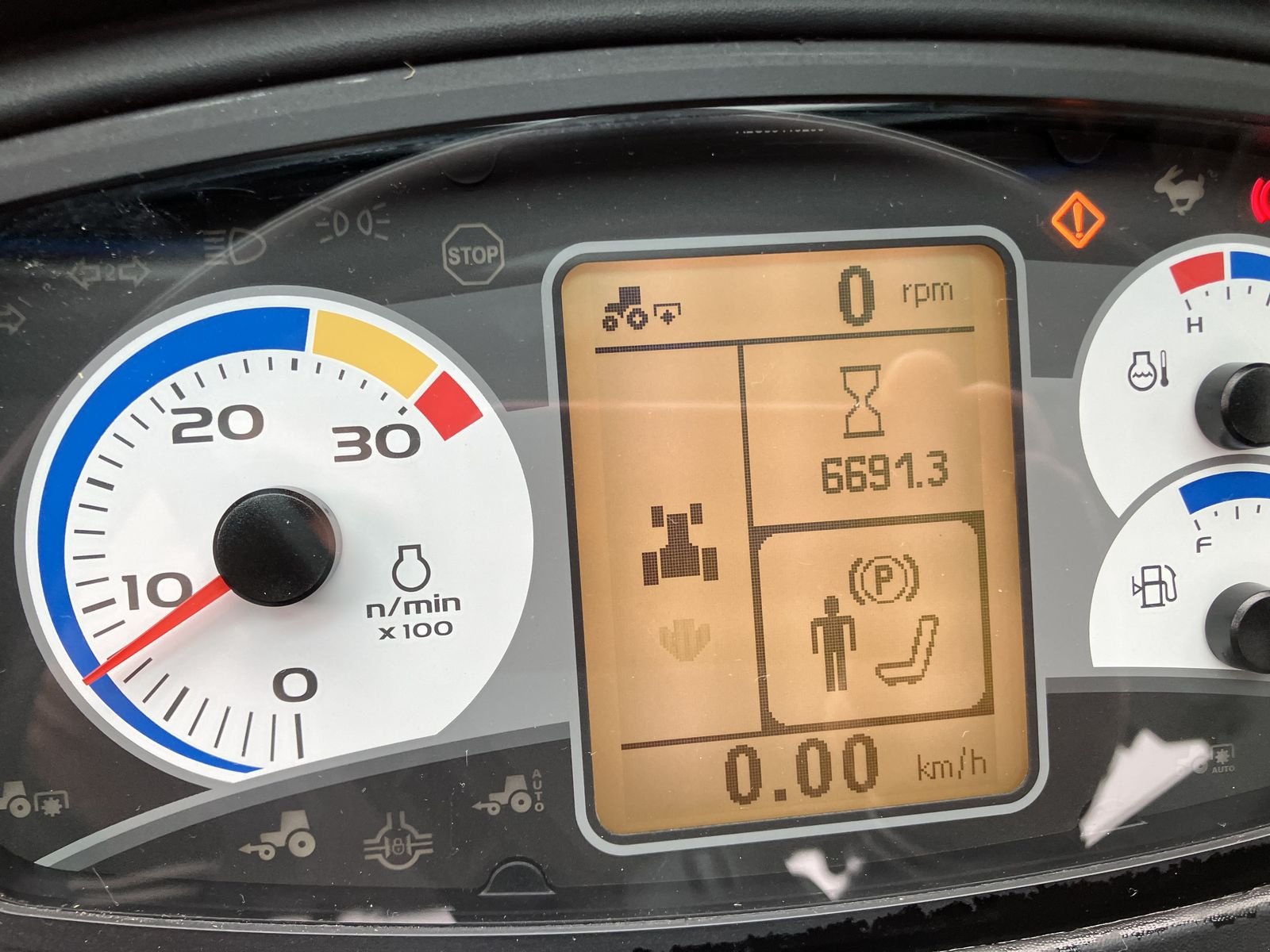 Traktor от тип New Holland T4.85, Gebrauchtmaschine в Villach (Снимка 16)