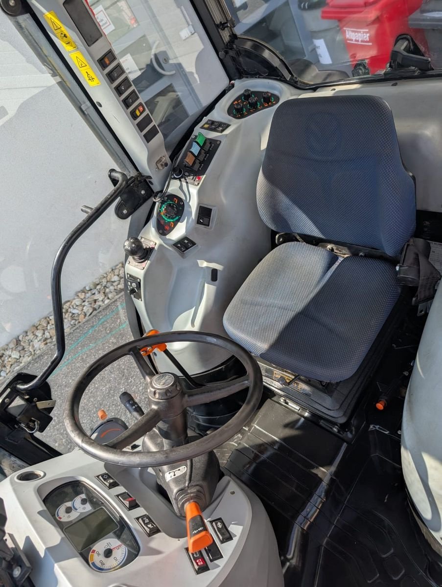 Traktor of the type New Holland T4.90 F, Gebrauchtmaschine in Harmannsdorf-Rückersdorf (Picture 17)