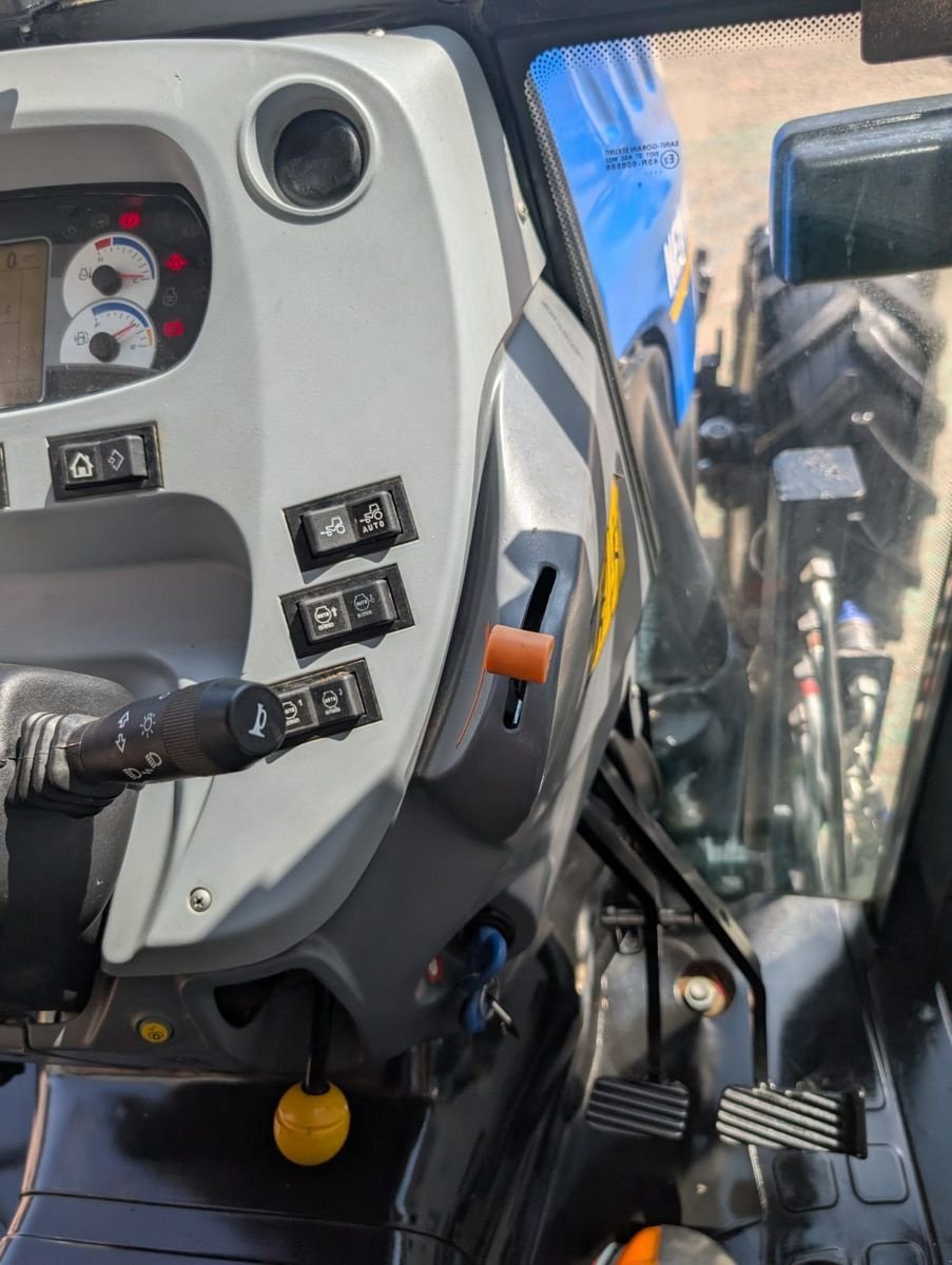 Traktor of the type New Holland T4.90 F, Gebrauchtmaschine in Harmannsdorf-Rückersdorf (Picture 29)