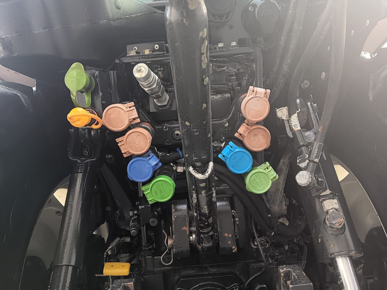 Traktor typu New Holland T4.90 F, Gebrauchtmaschine v Harmannsdorf-Rückersdorf (Obrázek 17)